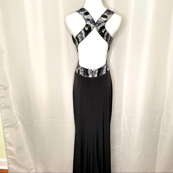 Betsy & Adam cutout sequin gown - Picture 2 of 7